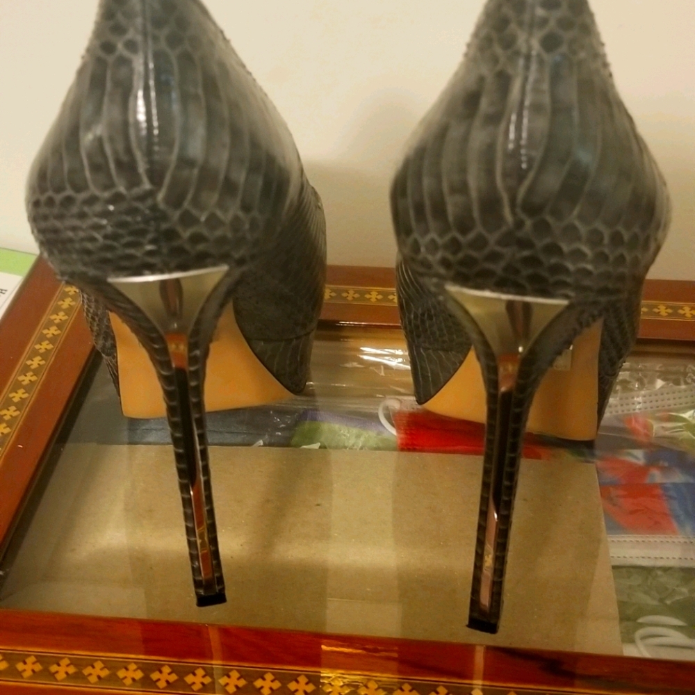 Michael kors susana pump. (Authentic)
